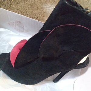 Madison by Shoe Dazzle Red and Black Sexy Heels